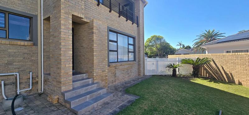 6 Bedroom Property for Sale in Outeniqua Strand Western Cape